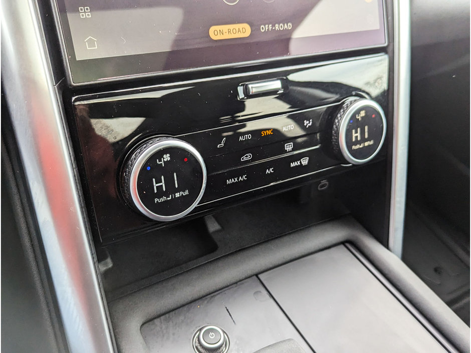 2023 Land Rover Discovery S-30