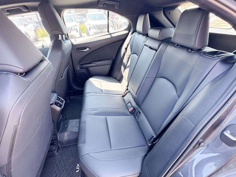 2025 Lexus UX 300h-15