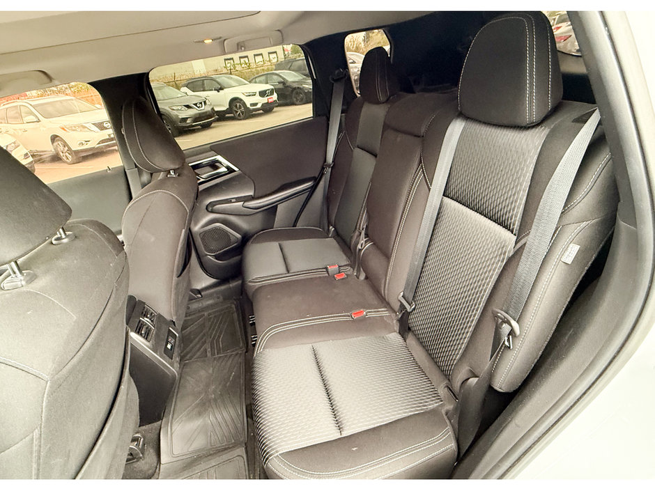 2022 Mitsubishi Outlander SE-16