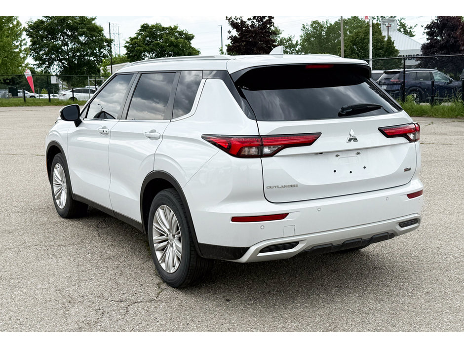2022 Mitsubishi Outlander SE-5