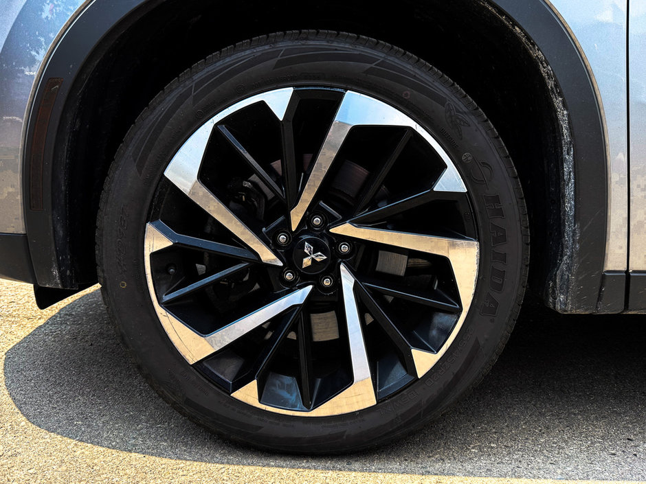 2022 Mitsubishi Outlander LE-12
