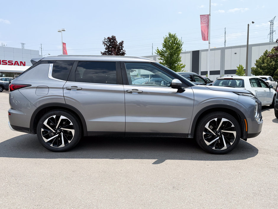 2022 Mitsubishi Outlander LE-7