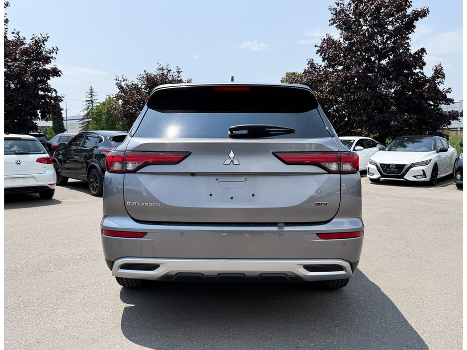 2022 Mitsubishi Outlander LE-6