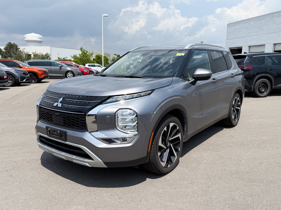 2022 Mitsubishi Outlander LE-2