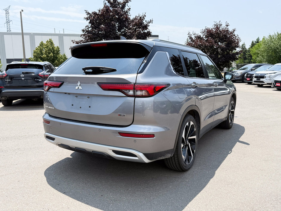 2022 Mitsubishi Outlander LE-5
