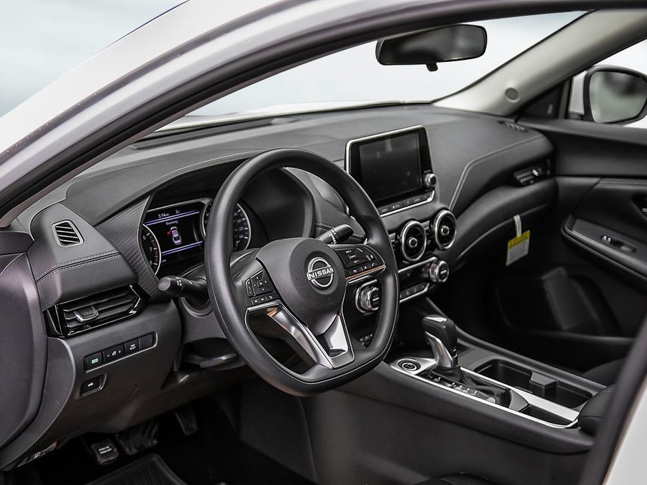 2025 Nissan Sentra SV MOONROOF-10