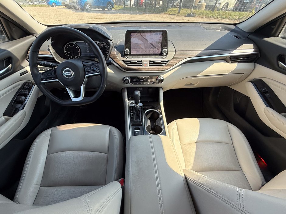 2021 Nissan Altima 2.5 Platinum-16