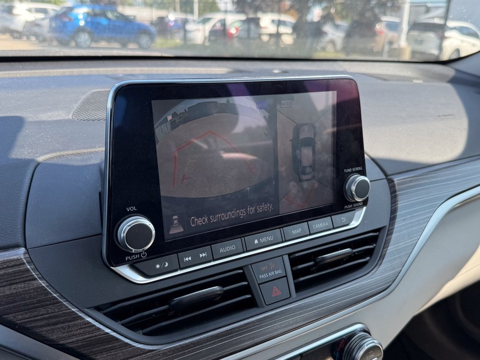 2021 Nissan Altima 2.5 Platinum-28