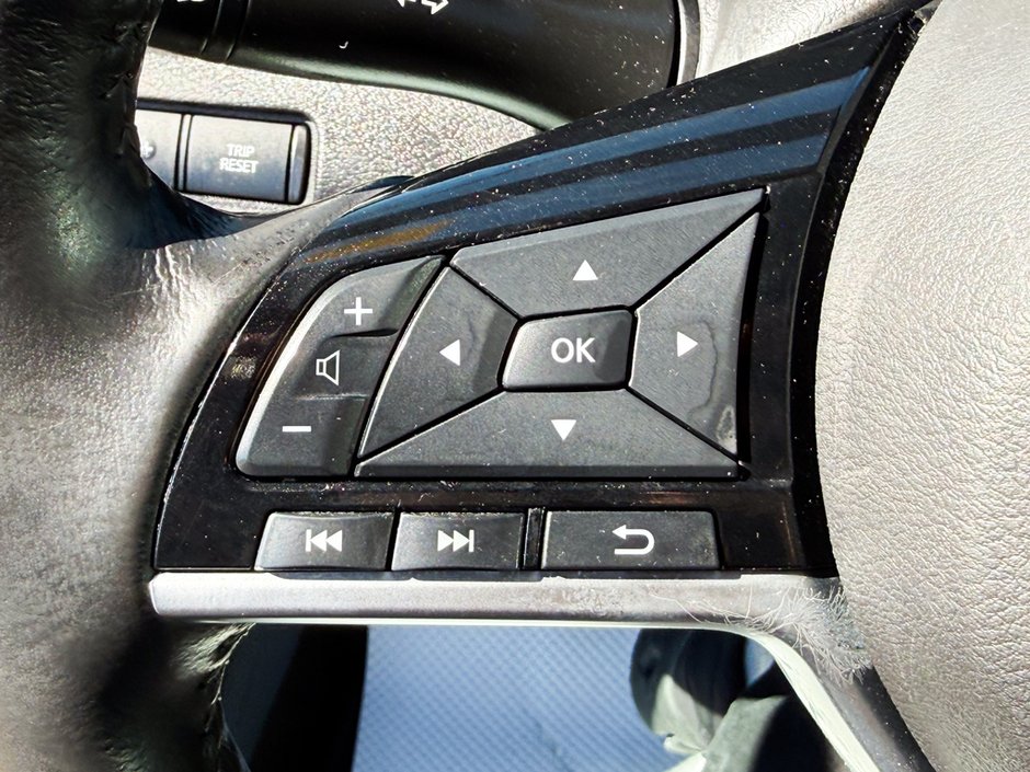 2023 Nissan Altima Platinum-21