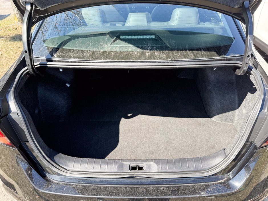 2023 Nissan Altima Platinum-16