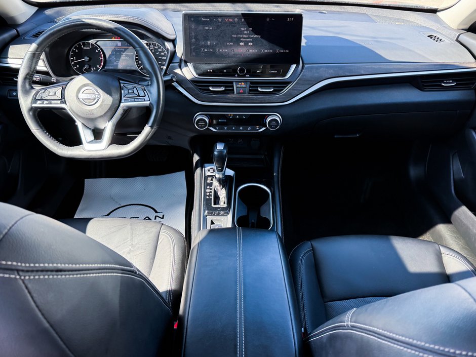 2023 Nissan Altima Platinum-28