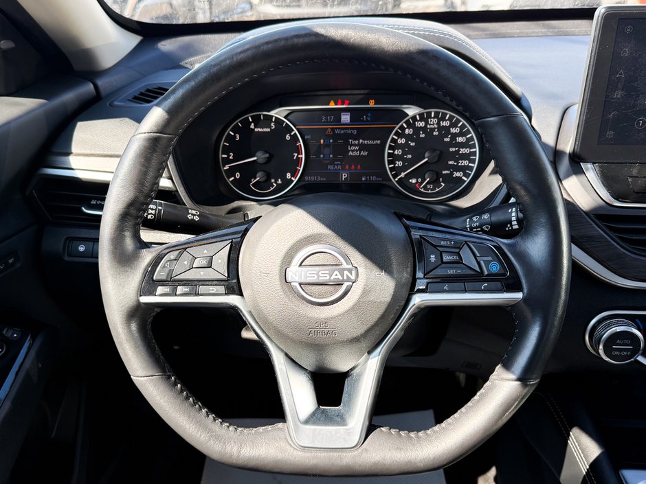 2023 Nissan Altima Platinum-29