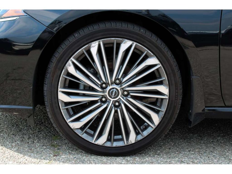 2023 Nissan Altima Platinum-10