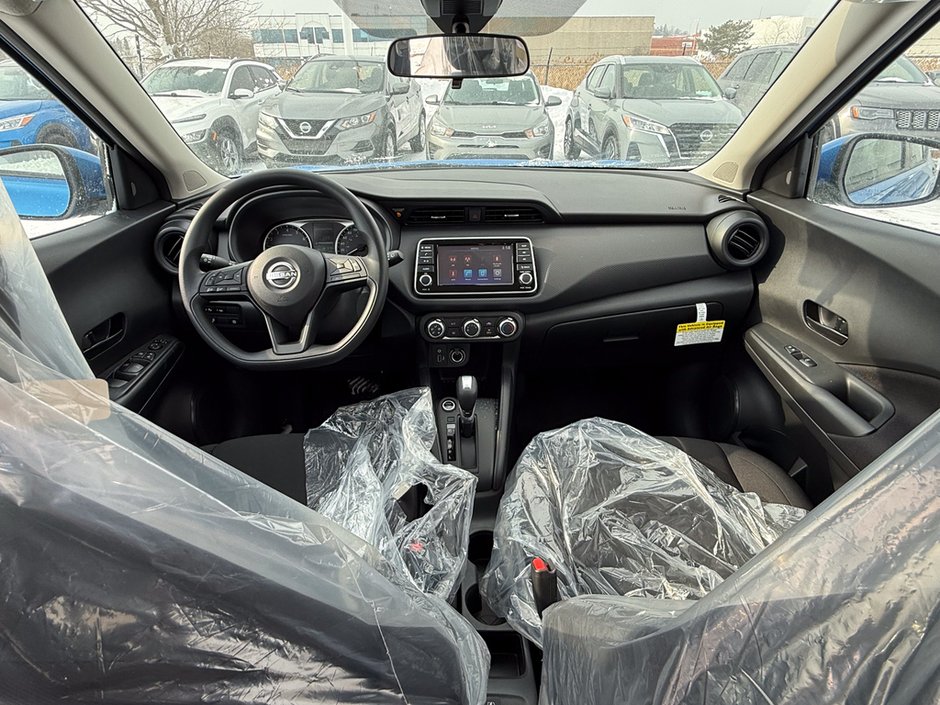 2025 Nissan Kicks Play S-10