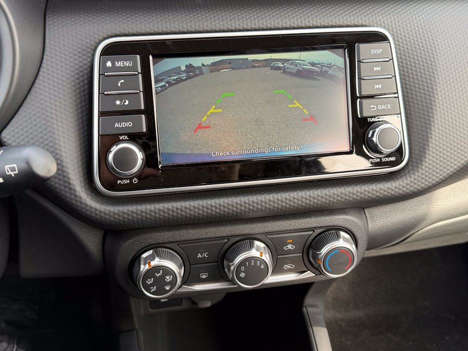 2025 Nissan Kicks Play S-25