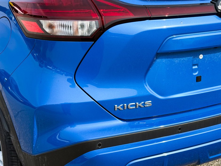 2025 Nissan Kicks Play S-11