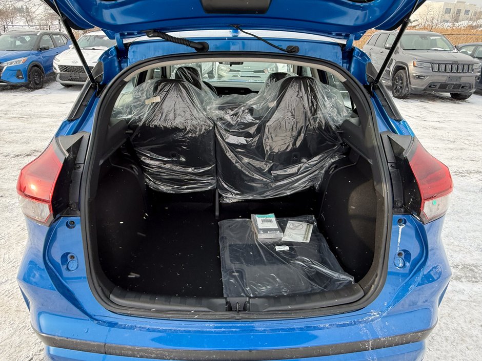 2025 Nissan Kicks Play S-8