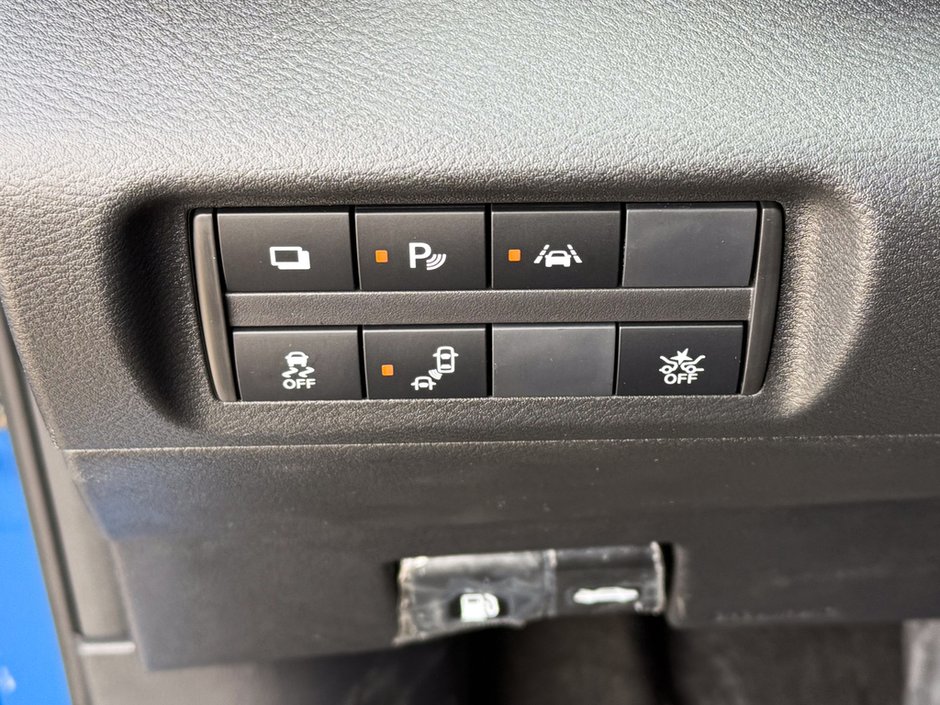2025 Nissan Kicks Play S-21
