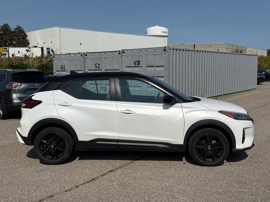 2022 Nissan Kicks SR-8