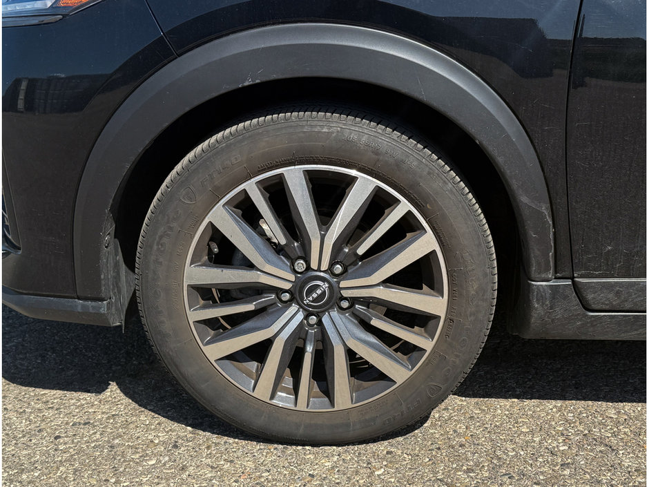 2023 Nissan Kicks SR-10