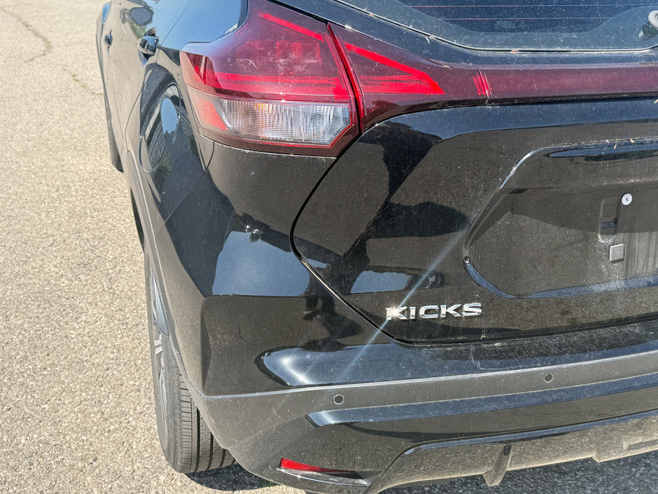 2023 Nissan Kicks SR-11