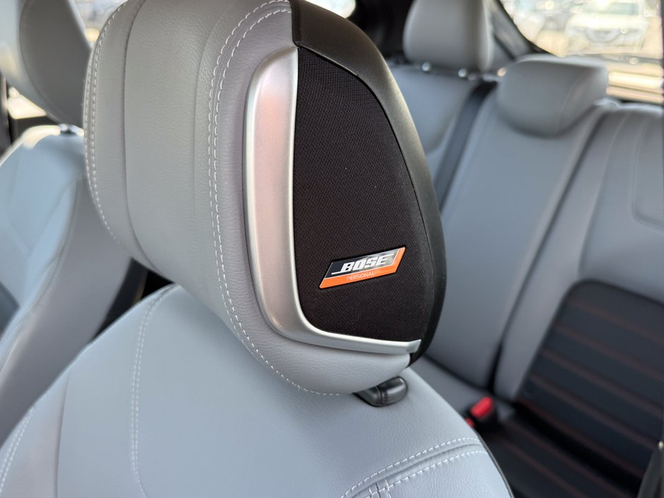 2023 Nissan Kicks SR-19