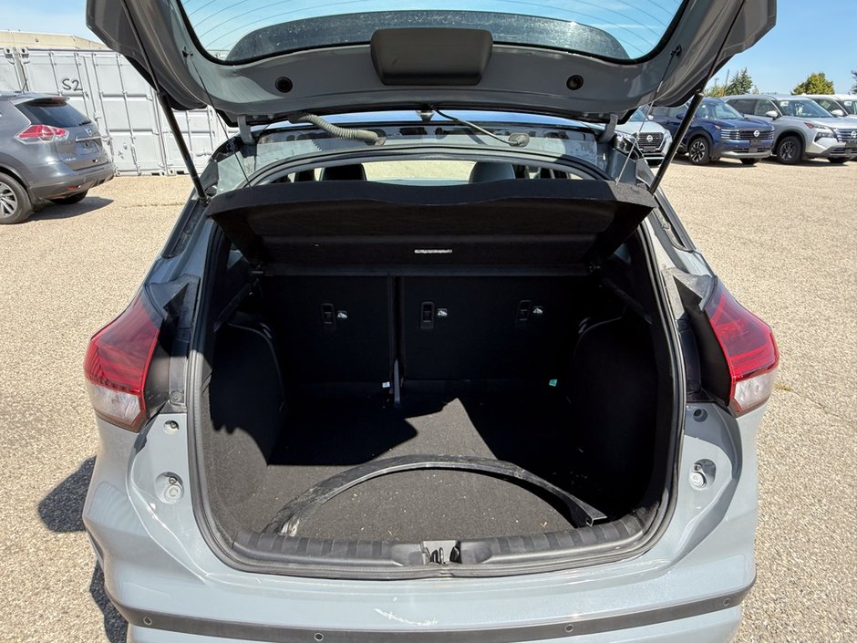 2023 Nissan Kicks SR-12