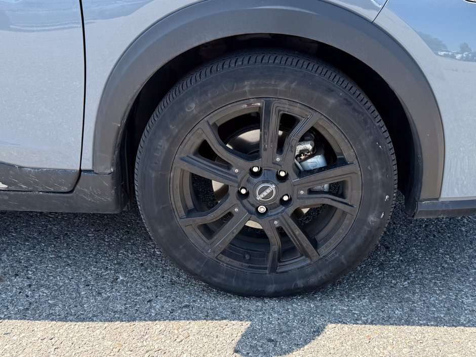 2023 Nissan Kicks SR-8