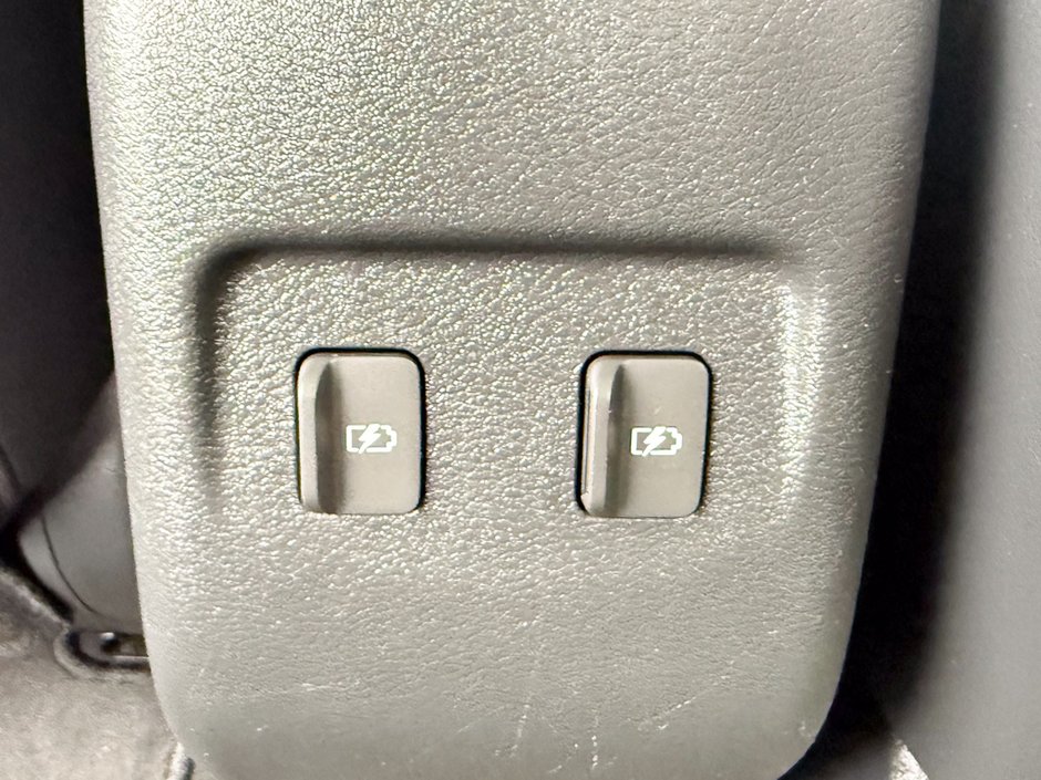 2023 Nissan Kicks SR-16