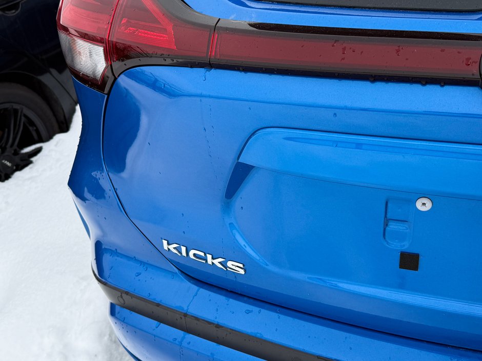 2023 Nissan Kicks SR-11