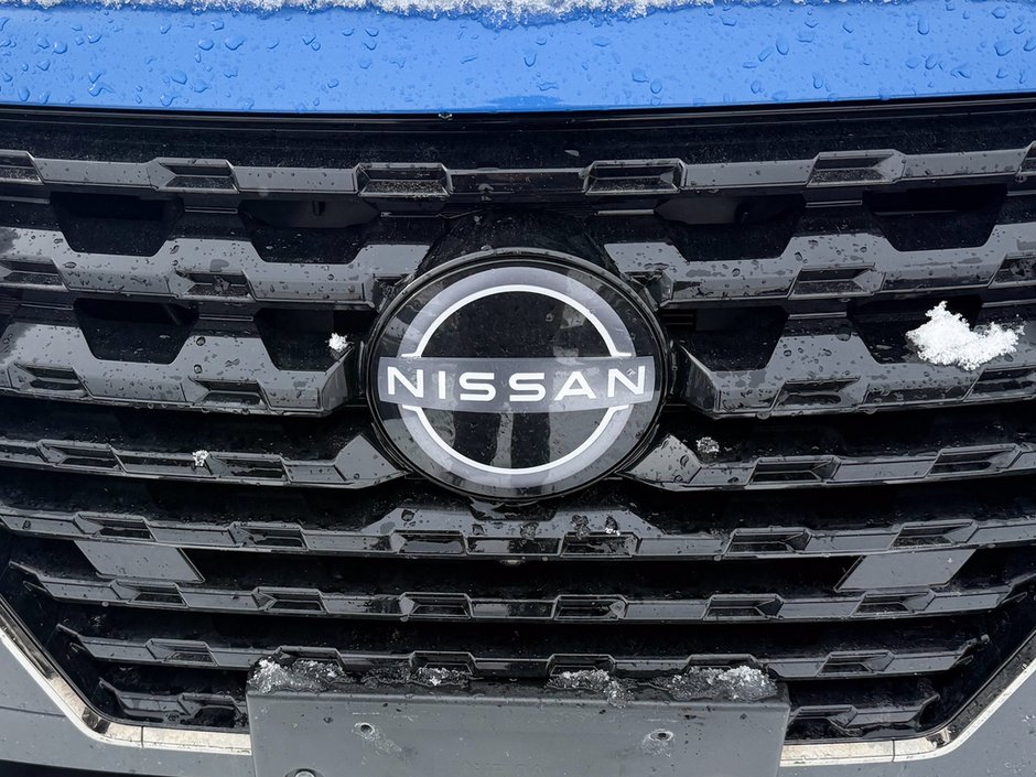 2023 Nissan Kicks SR-13