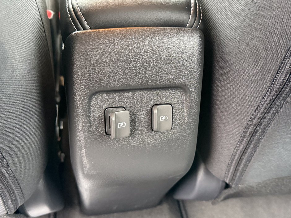 2023 Nissan Kicks SV-18