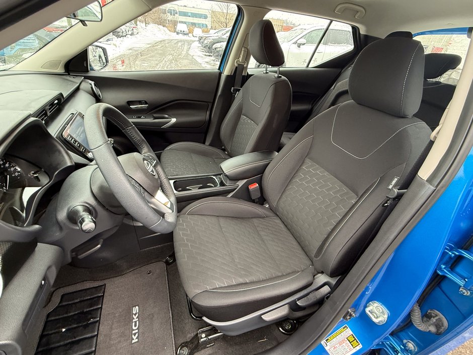 2023 Nissan Kicks SV-16