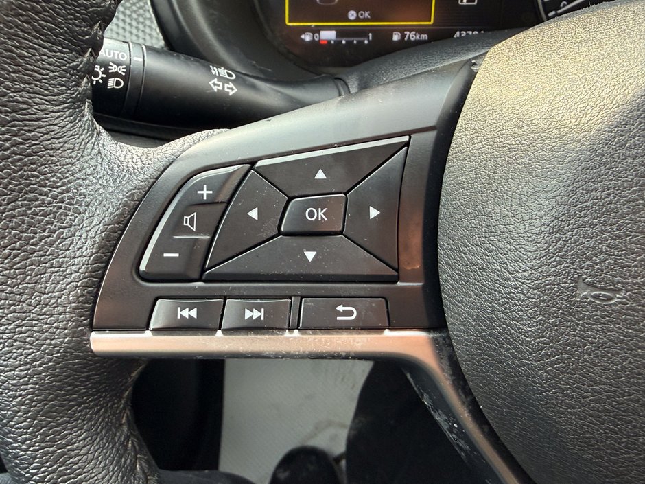 2023 Nissan Kicks SV-22