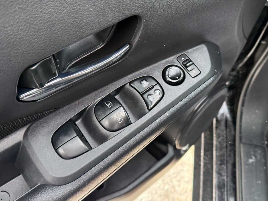 2023 Nissan Kicks SV-19