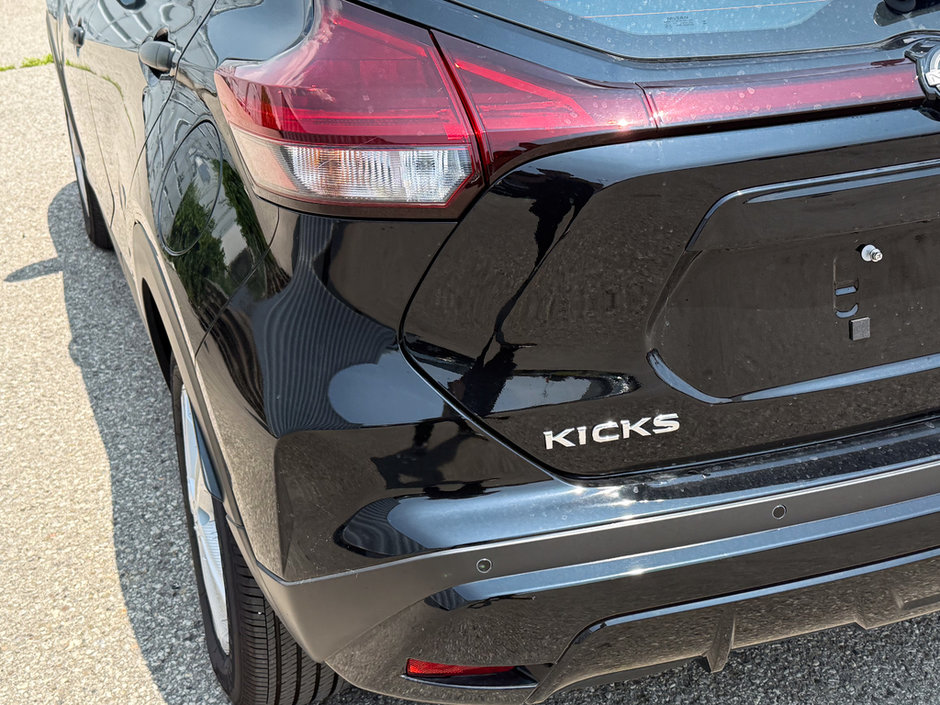2024 Nissan Kicks S-11