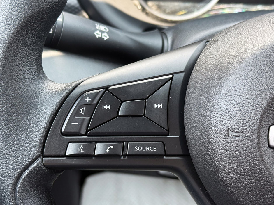 2024 Nissan Kicks S-23