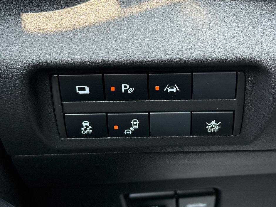 2024 Nissan Kicks S-22