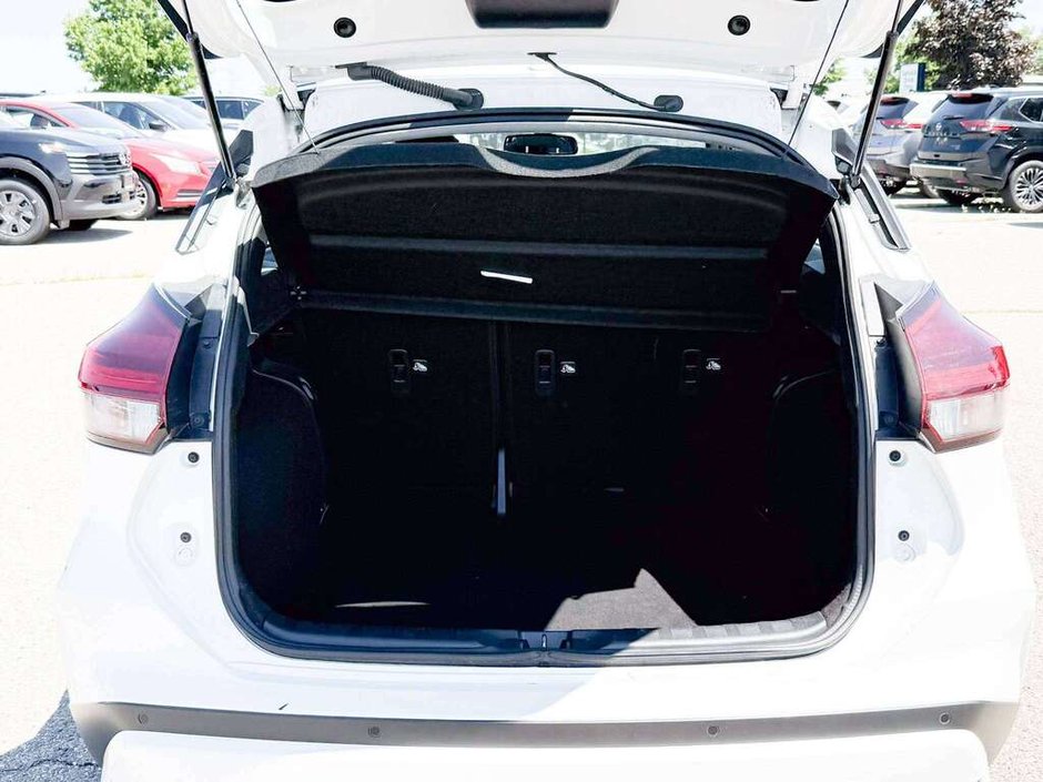 2024 Nissan Kicks SR-13