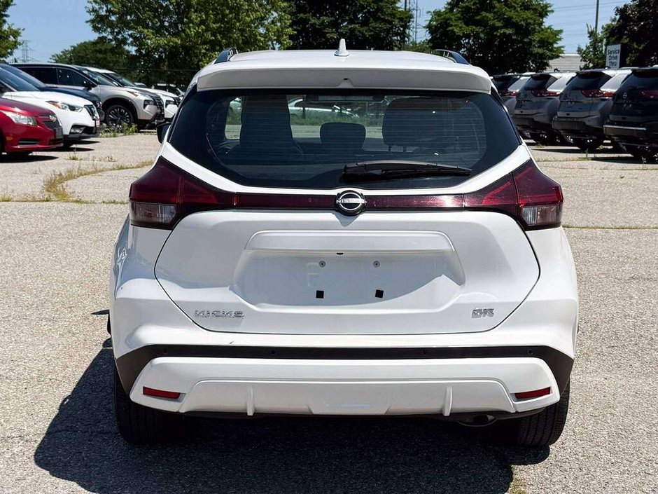 2024 Nissan Kicks SR-5