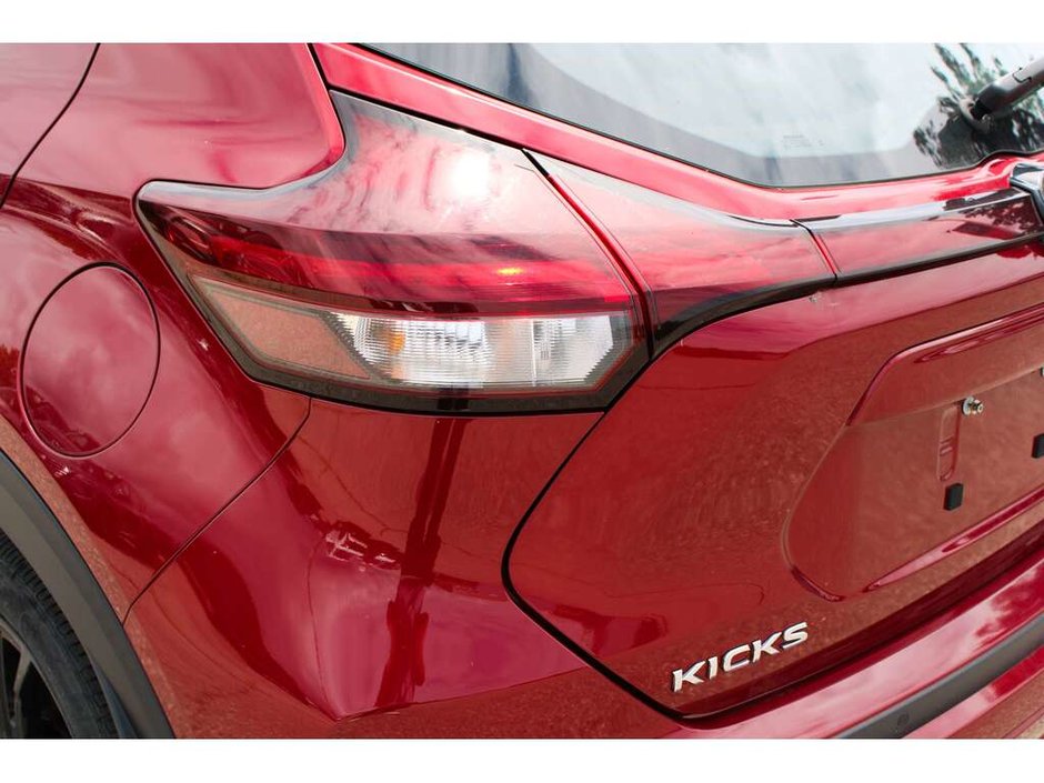 2024 Nissan Kicks SR-11