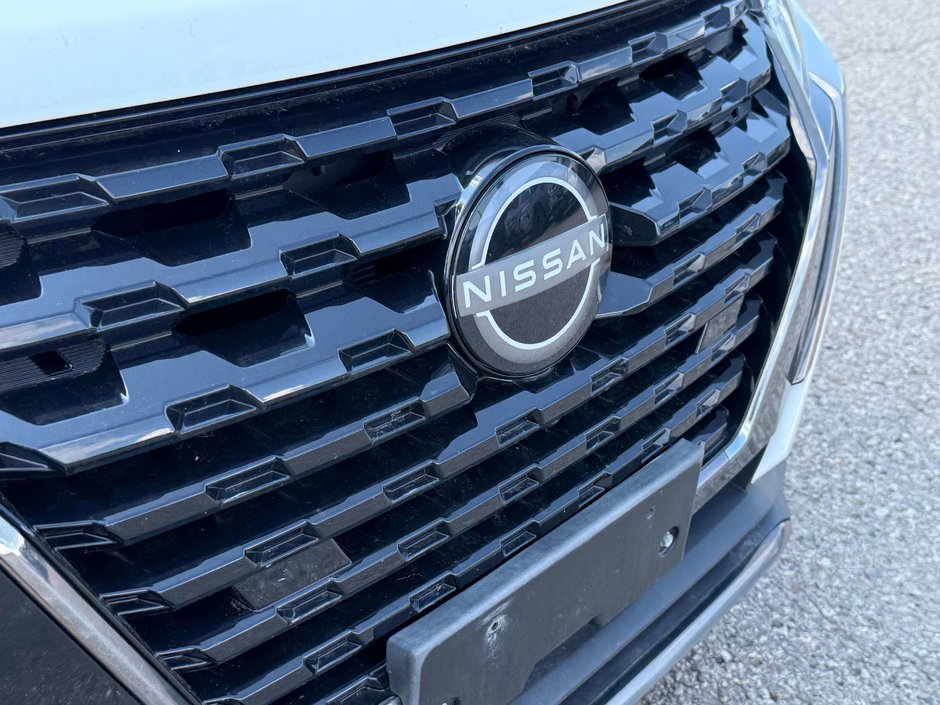 2024 Nissan Kicks SR-10