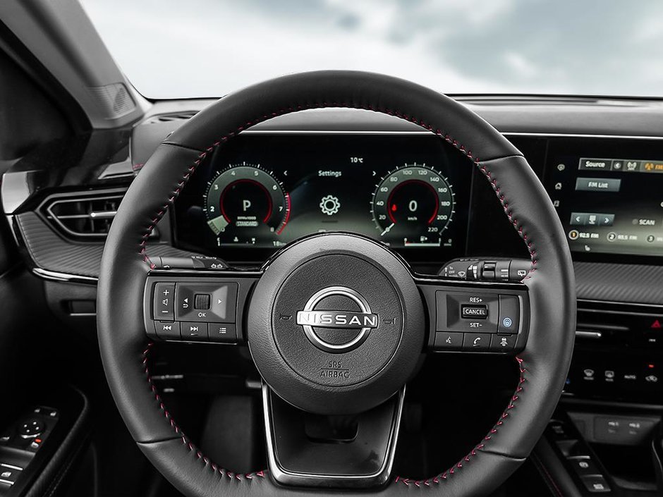 2025 Nissan Kicks SR-12