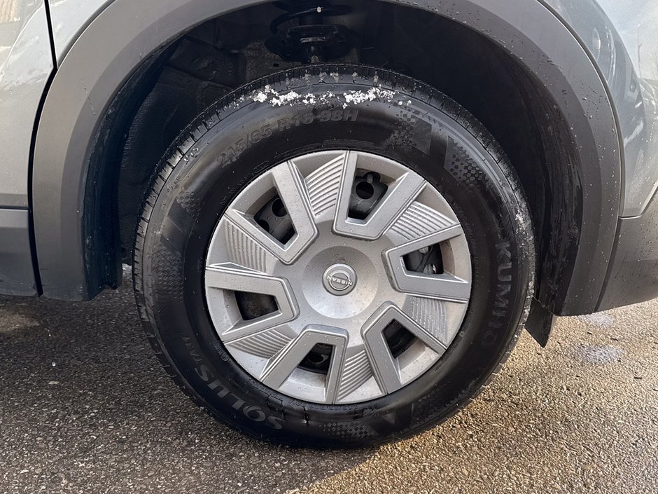 2025 Nissan Kicks S-9