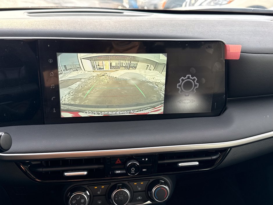 2025 Nissan Kicks S-25