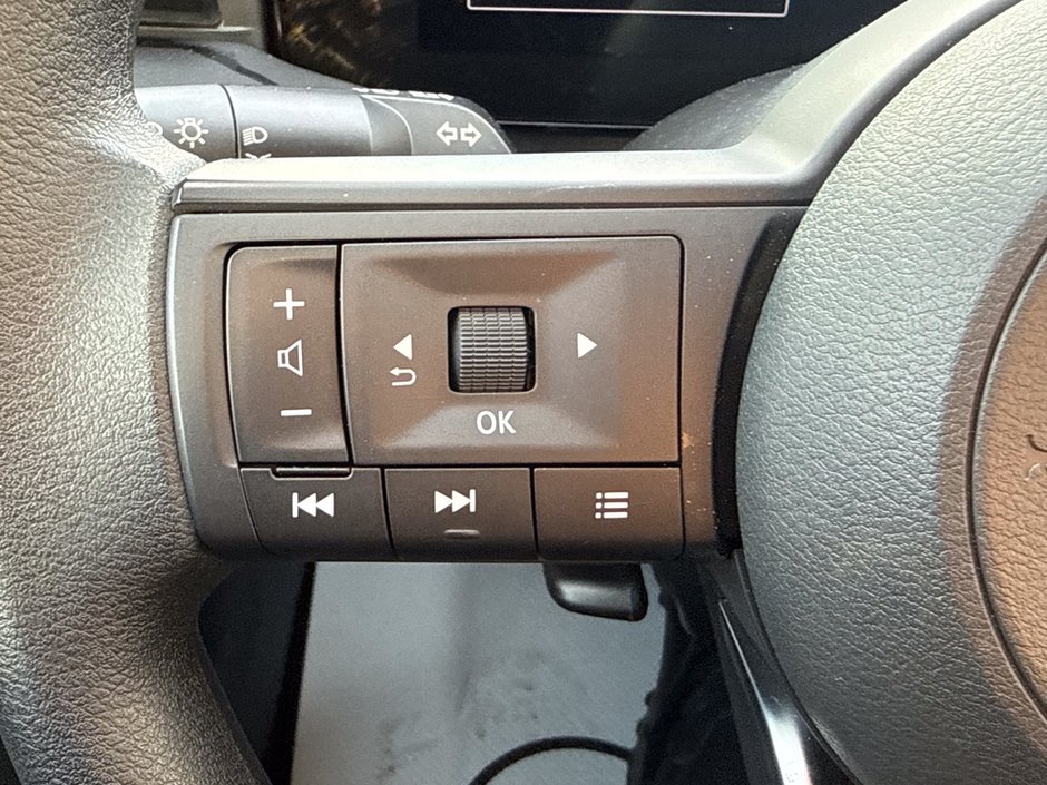 2025 Nissan Kicks S-22