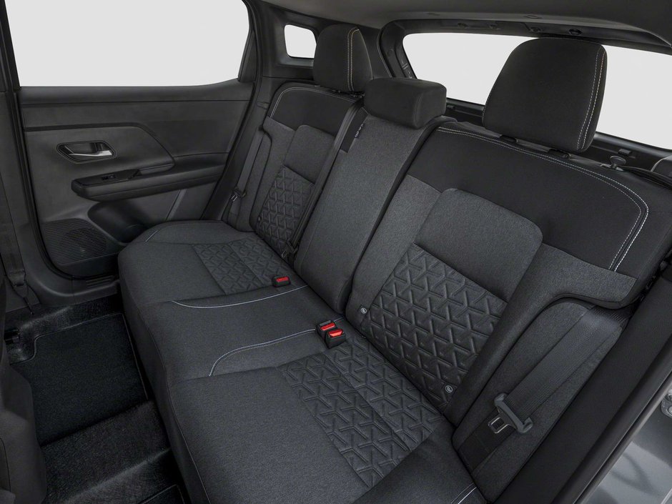 2027 Nissan Kicks SV Premium AWD-8