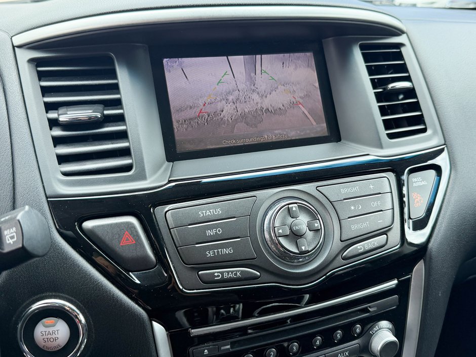 2014 Nissan Pathfinder SV-12