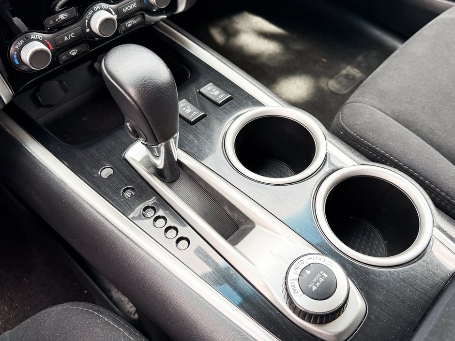 2014 Nissan Pathfinder SV-11