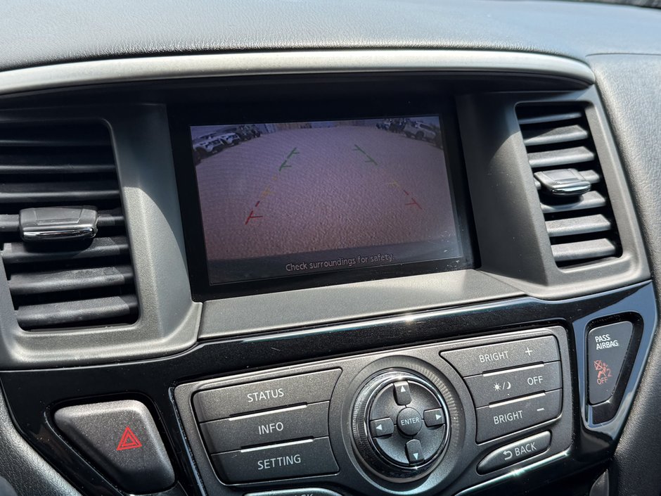 2014 Nissan Pathfinder SV-16